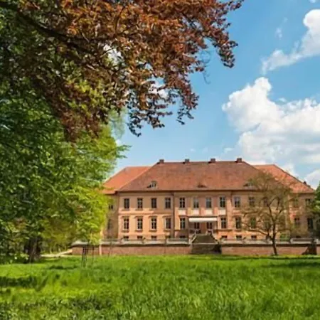 Schlosshotel Ruehstaedt Garni - Natur & Erholung An Der Elbe Ruhstadt