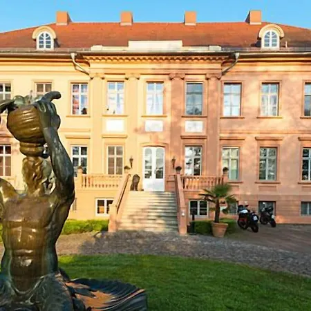 Hotel Schlosshotel Ruehstaedt Garni - Natur & Erholung An Der Elbe