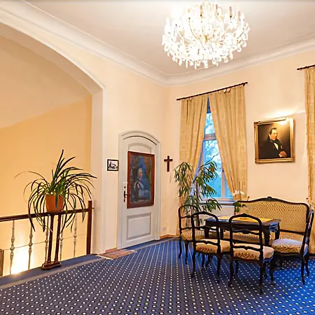 Schlosshotel Ruehstaedt Garni - Natur & Erholung An Der Elbe