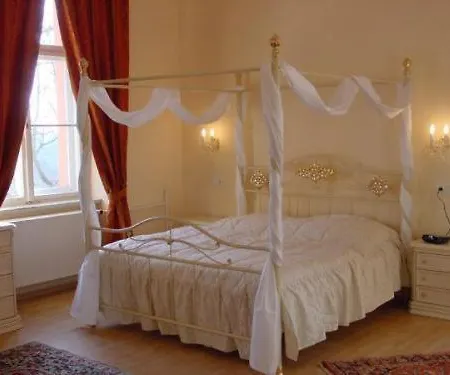 Schlosshotel Ruehstaedt Garni - Natur & Erholung An Der Elbe