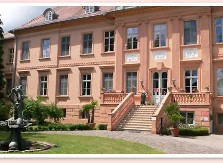 Schlosshotel Ruehstaedt Garni - Natur & Erholung An Der Elbe 3*